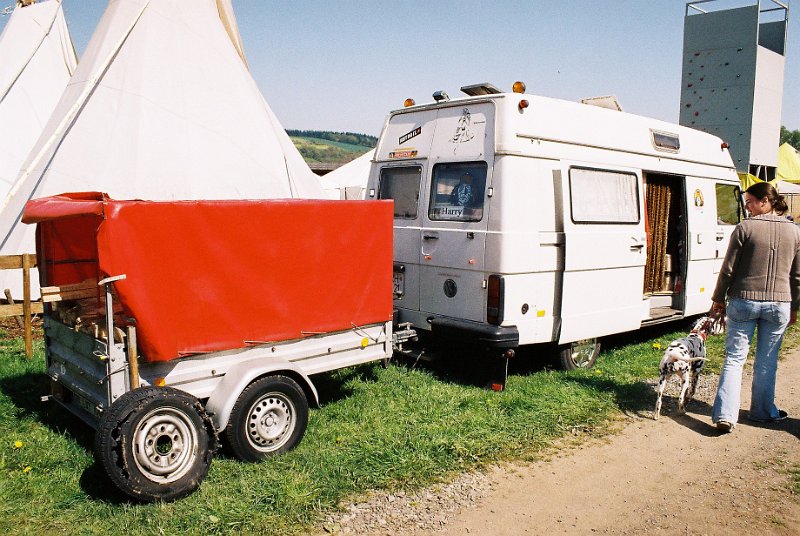 F1000025