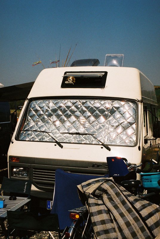 F1000036