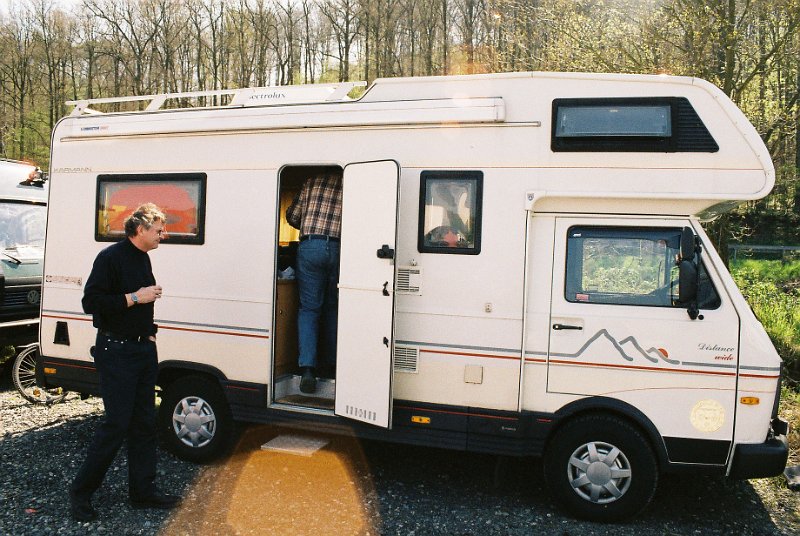 F1010018