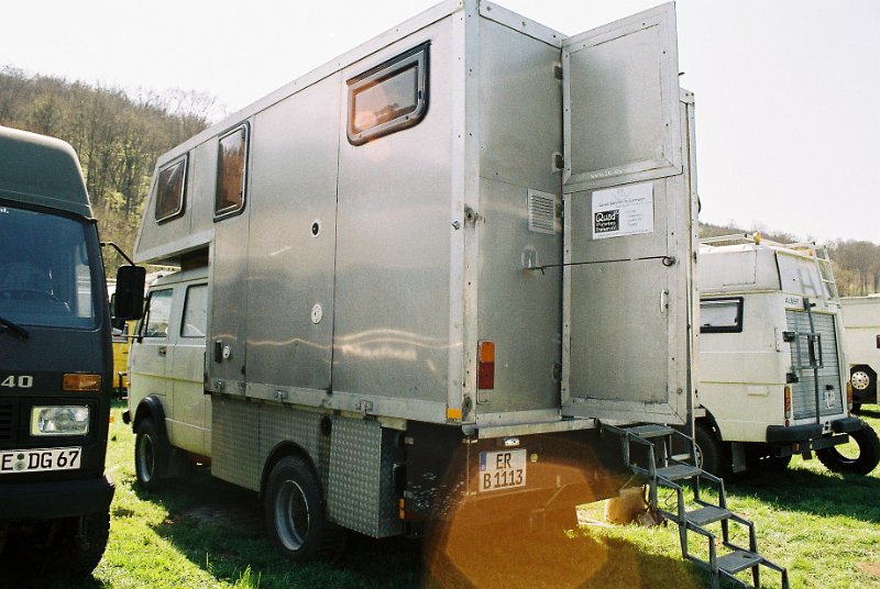 F1010036